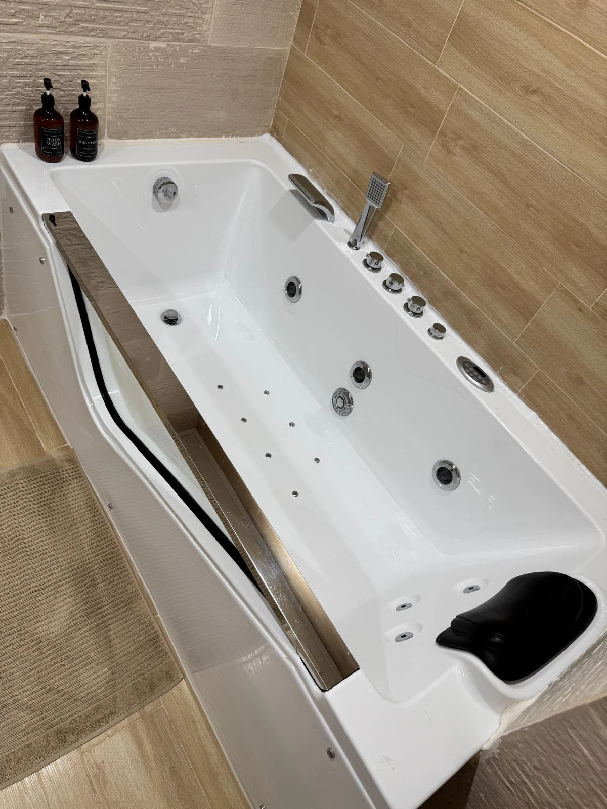 Baignoire balnéo jacuzzi